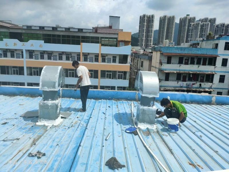 东宝钢结构屋面涂料维修方法